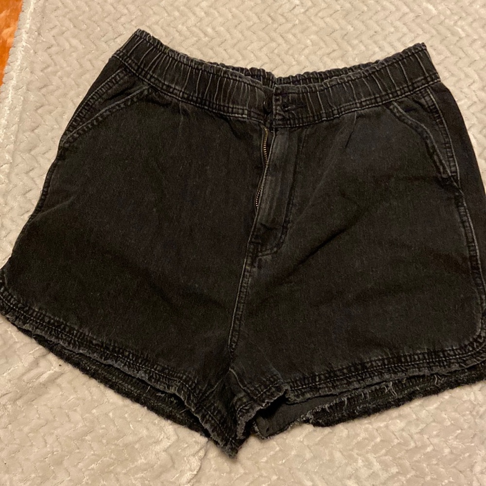 AE mom short